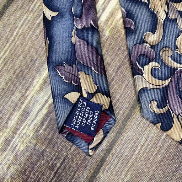 JT Beckett 100% Silk Made in USA Blue Floral Print Neck Tie - Picture 3 of 4